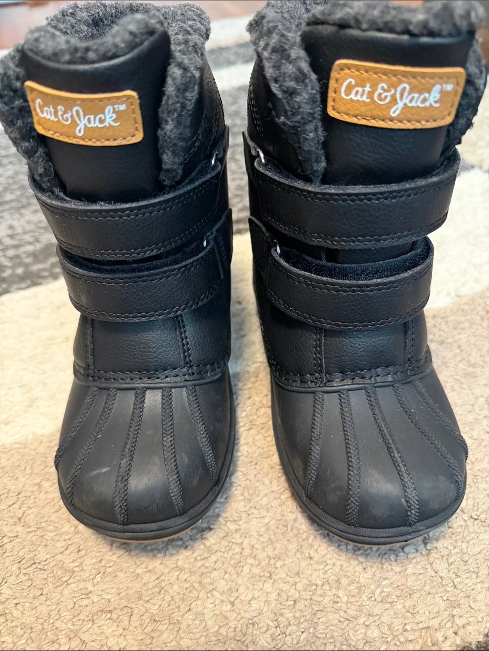 Target Cat & Jack kids’ fleece-lined winter boots, black / grey, size 11 EUC!